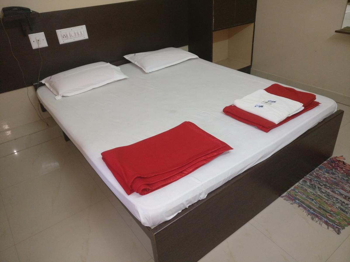 Subhadra Comforts Hotel Shimoga Exterior photo